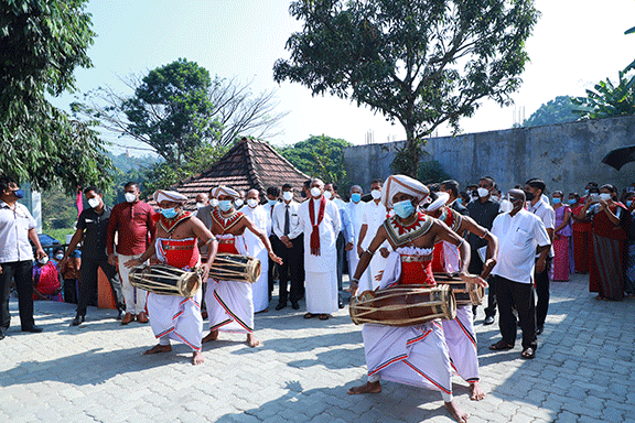 නව කාර්යාලය විවෘත කිරීම